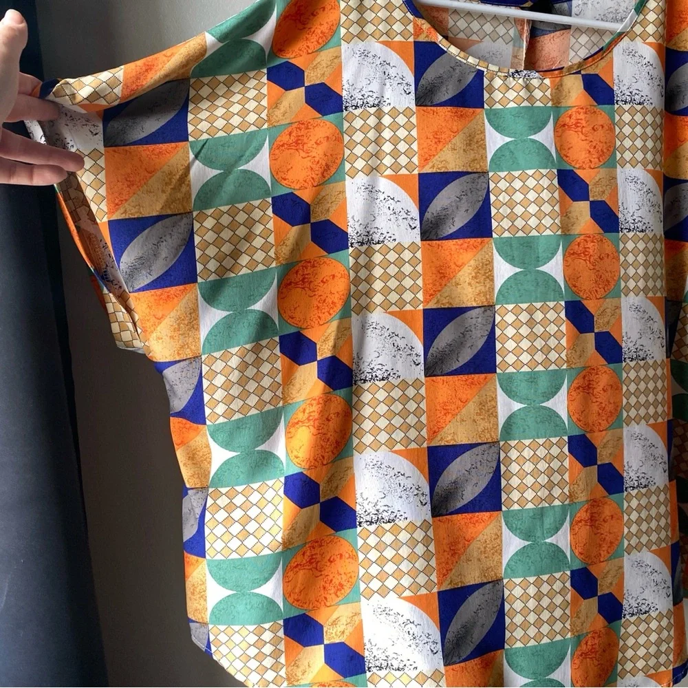 Abstract Pattern Blouse - 4XL - Picture 2 of 3
